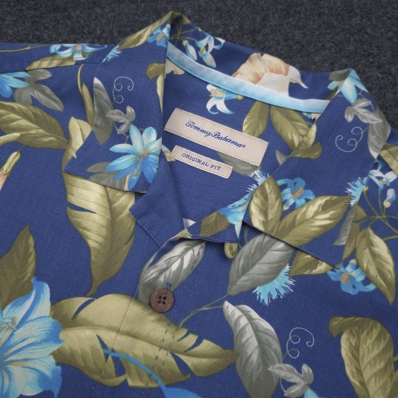 Tommy Bahama Other - Tommy Bahama Men's Medium Silk Blend Blue Floral Short Sleeve Button Front Shirt